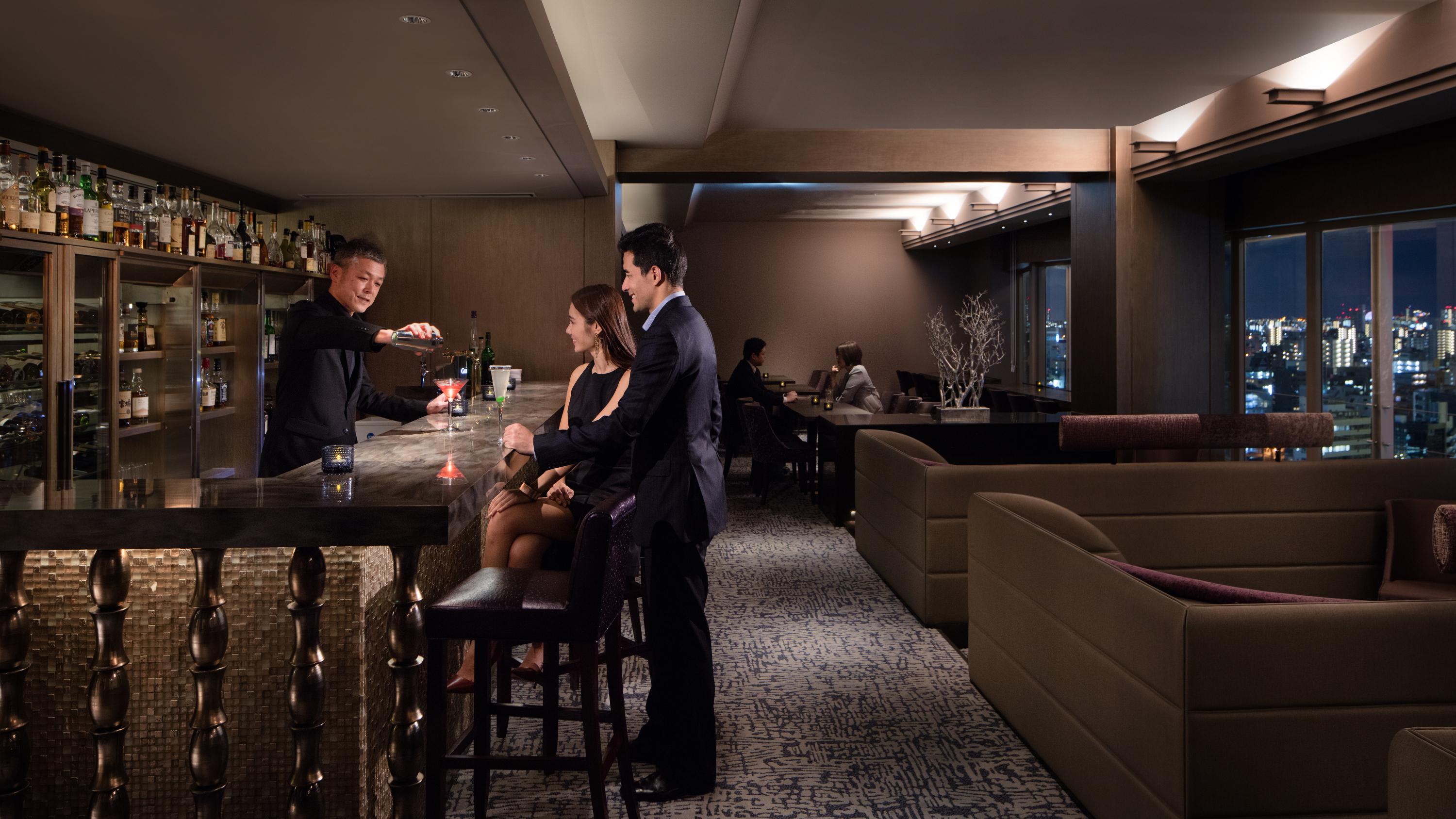 Courtyard By Marriott Shin-Osaka Station Hotel Екстериор снимка The bar at the club