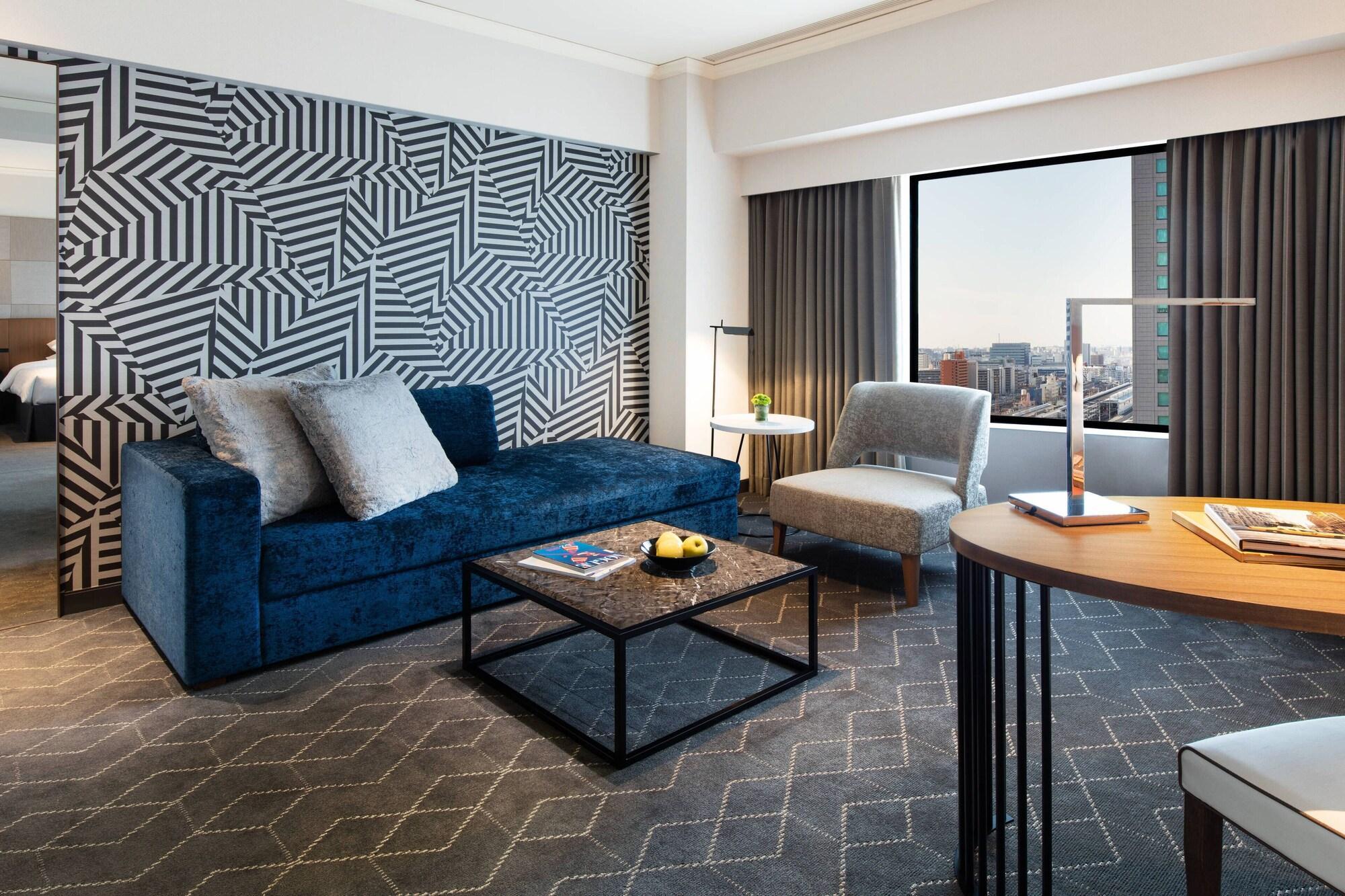 Courtyard By Marriott Shin-Osaka Station Hotel Екстериор снимка A suite at the hotel