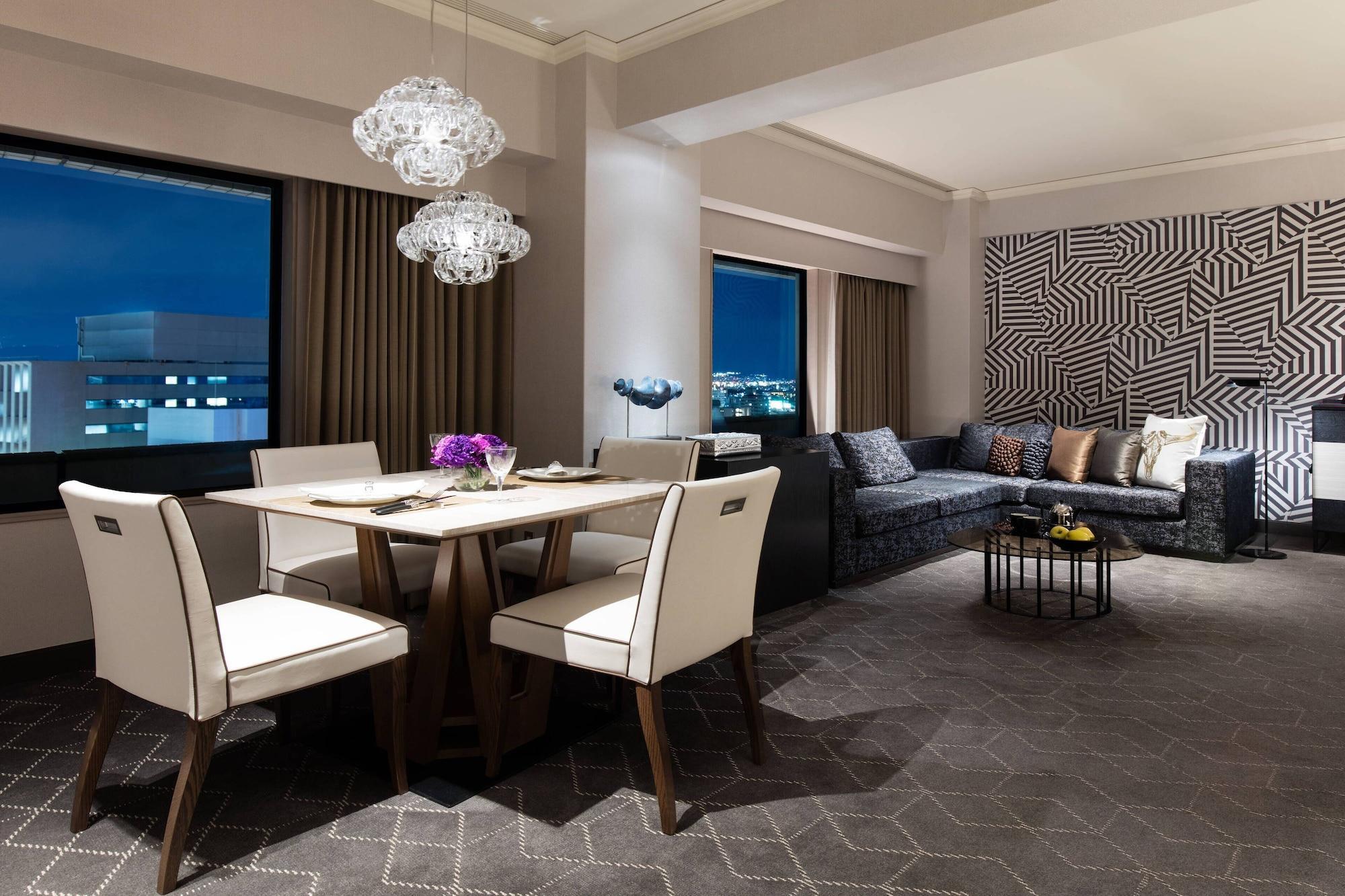 Courtyard By Marriott Shin-Osaka Station Hotel Екстериор снимка A suite at the hotel