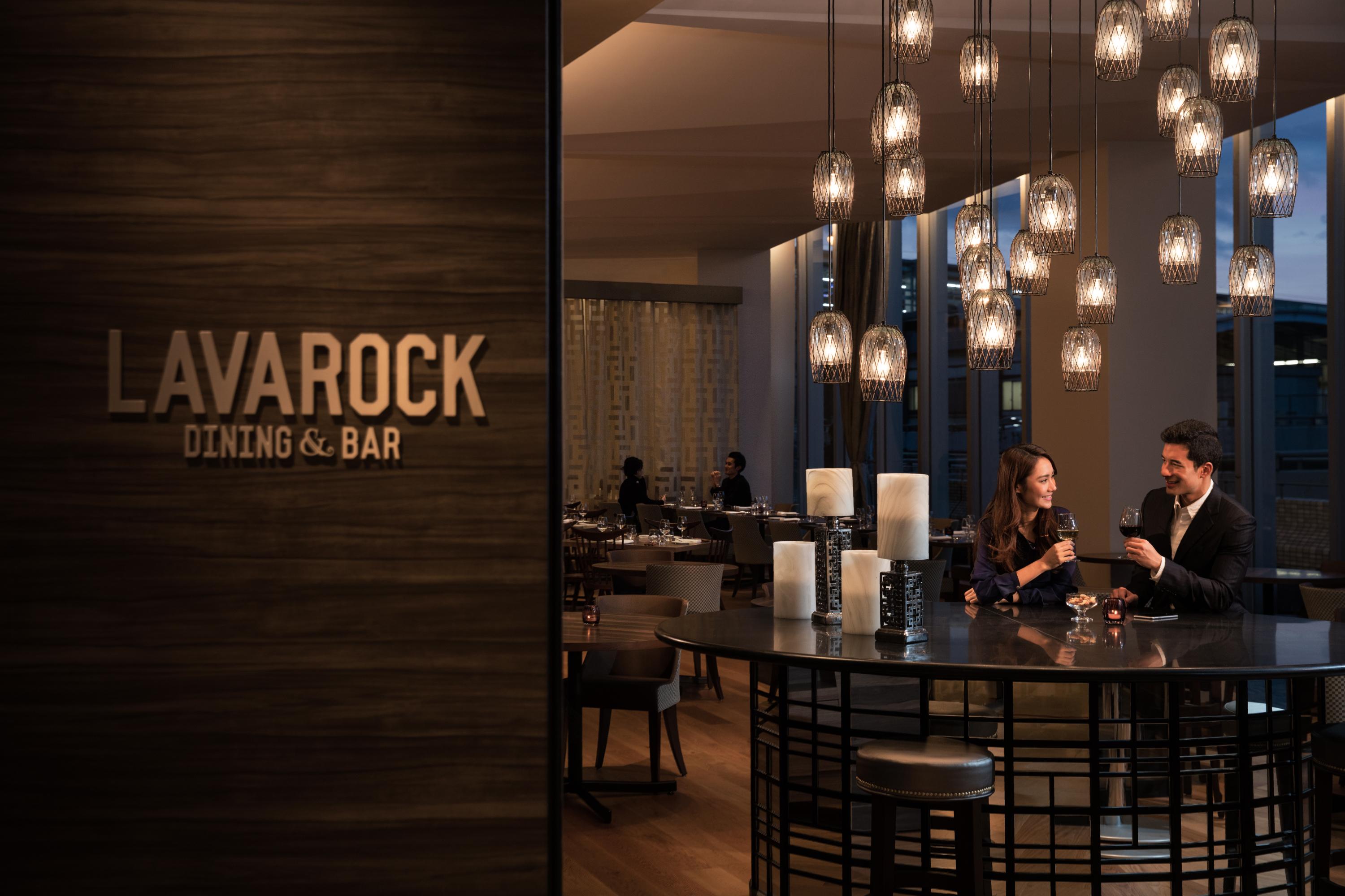 Courtyard By Marriott Shin-Osaka Station Hotel Екстериор снимка Lava Rock