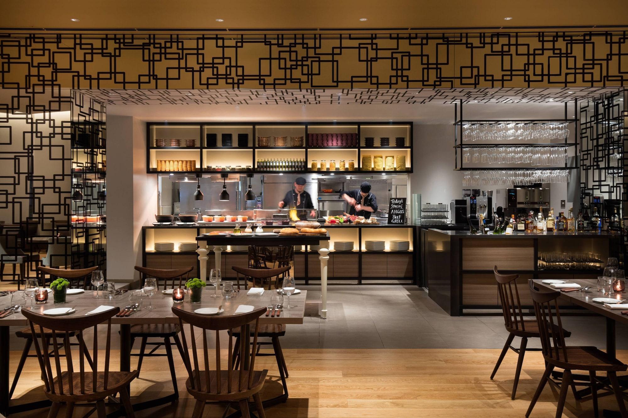 Courtyard By Marriott Shin-Osaka Station Hotel Екстериор снимка The interior of the restaurant