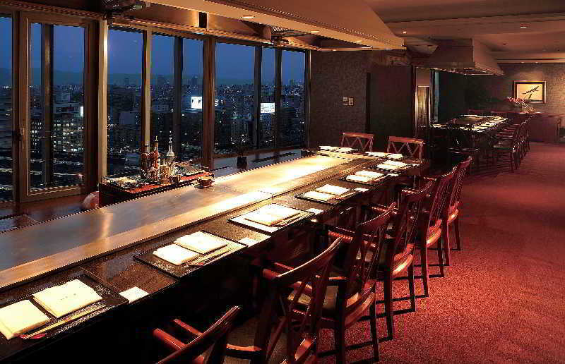 Courtyard By Marriott Shin-Osaka Station Hotel Ресторант снимка The bar at the 49th floor